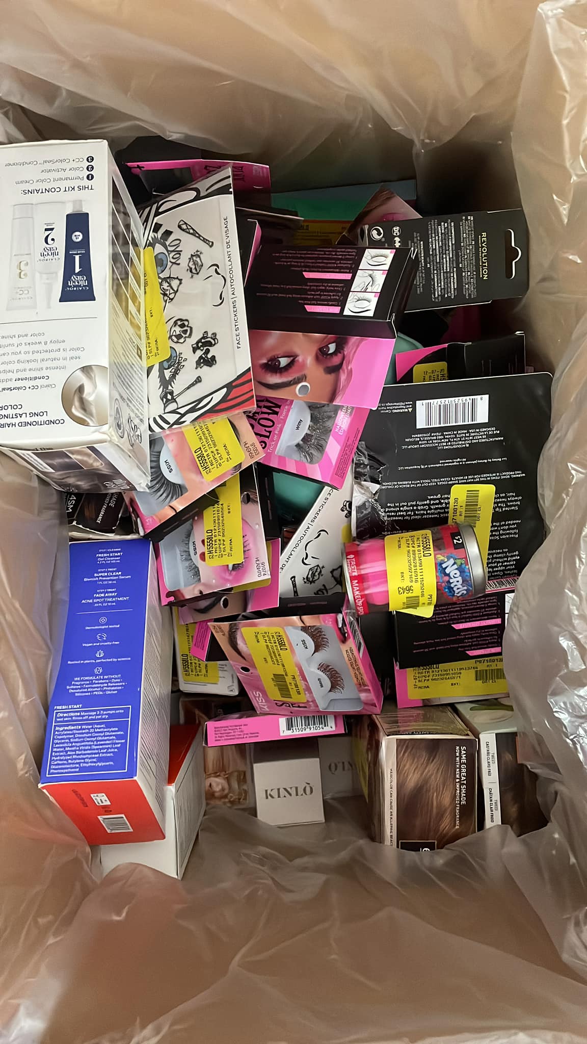 Mixed Makeup Pallet for Women - Image 3